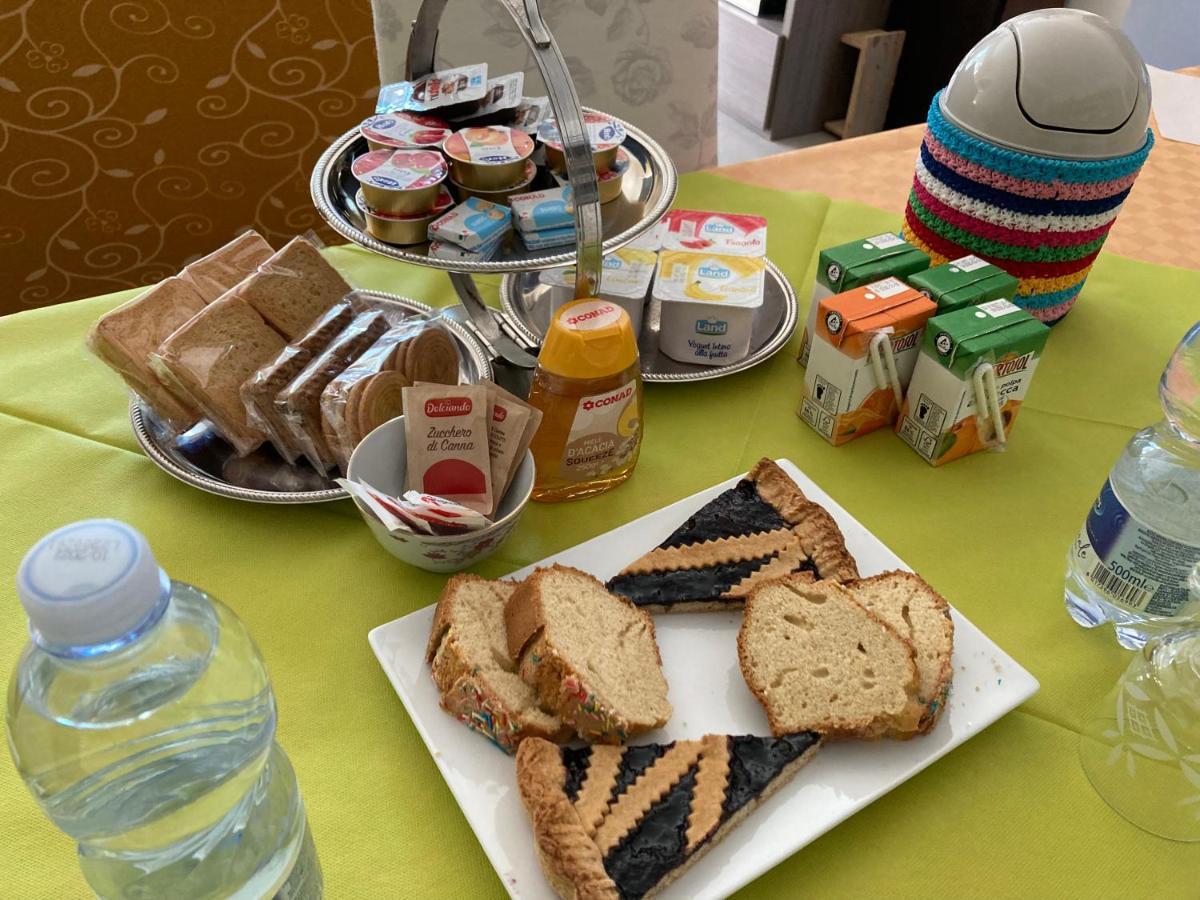 Oasi Dei Deserti - Camera Con Colazione มอร์ชาโน ดิ โรมันญา ภายนอก รูปภาพ